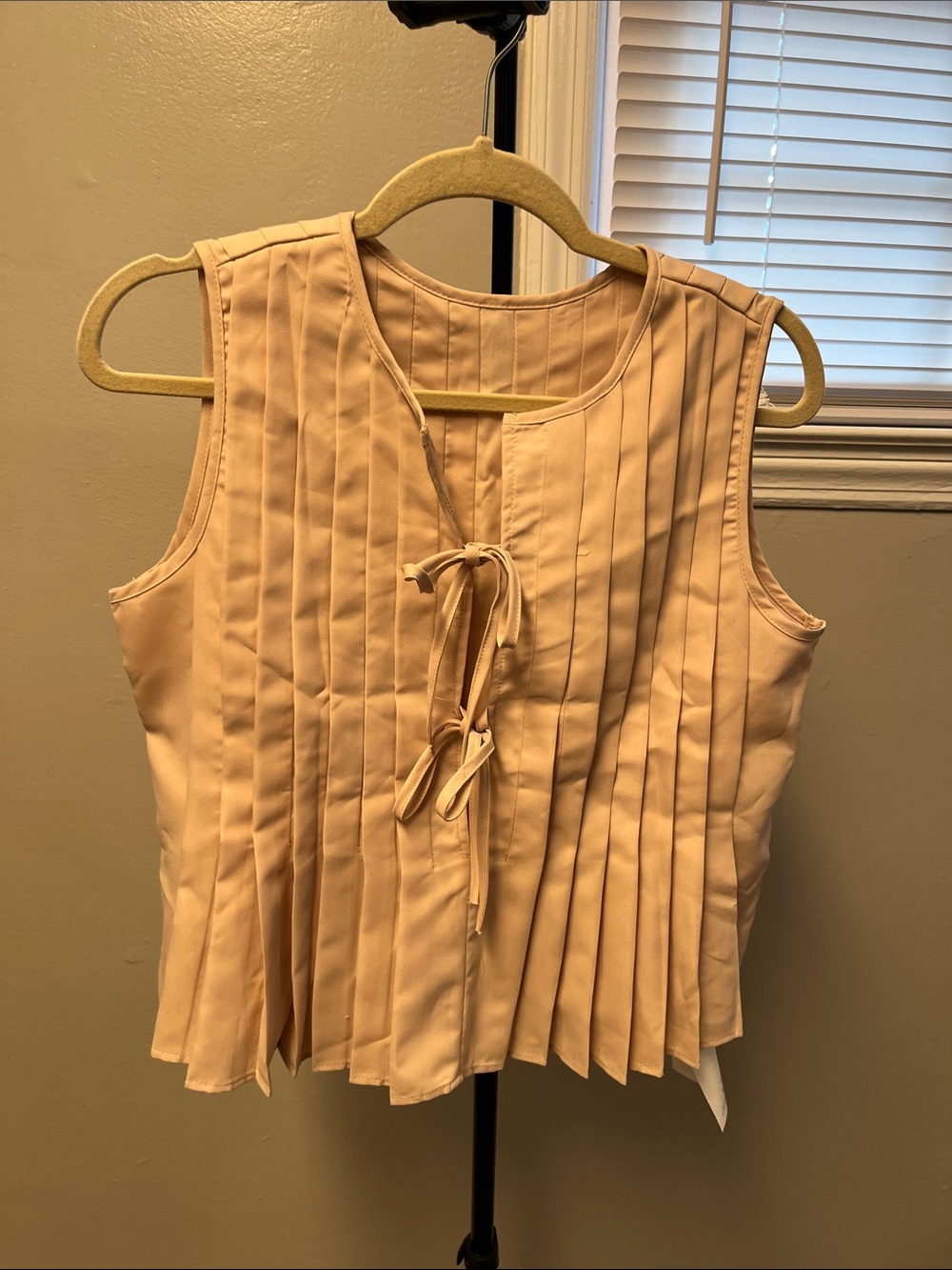 Cicy Bell,Pleated Tie-Front Sleeveless Top - cream